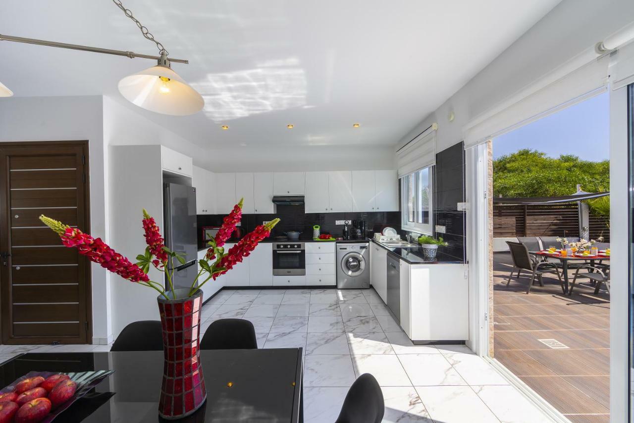 Protaras Villa Hollywood Экстерьер фото