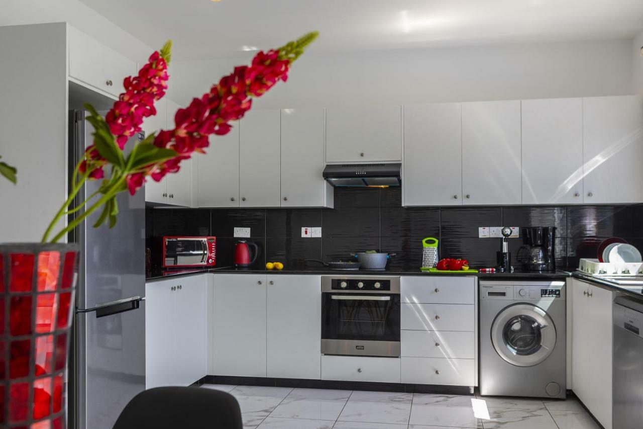 Protaras Villa Hollywood Экстерьер фото